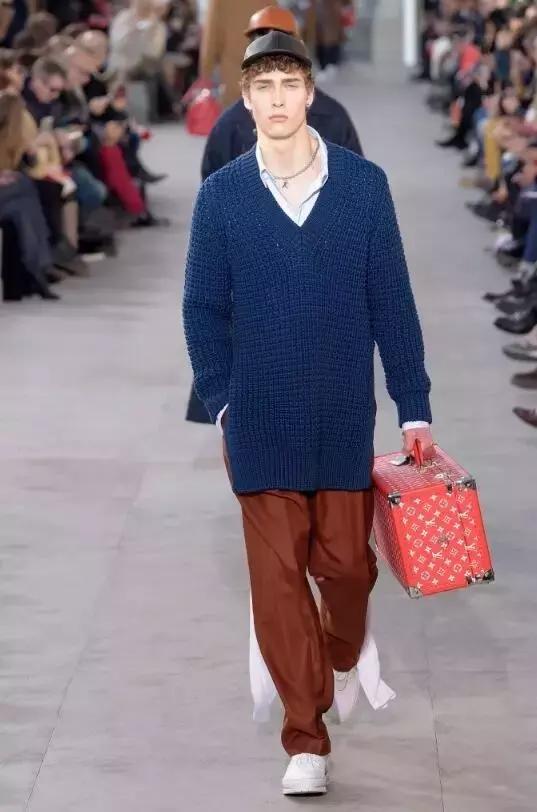 lv x supreme联名红色卫衣 (lv和supreme联名牛仔外套)