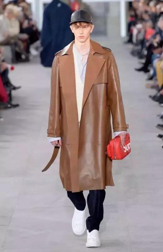 lv x supreme联名红色卫衣 (lv和supreme联名牛仔外套)