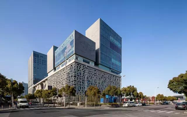 上海各商场停车场收费标准,上海哪个区停车费最便宜