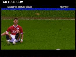 100个笑死人的足球集锦,搞笑足球动图