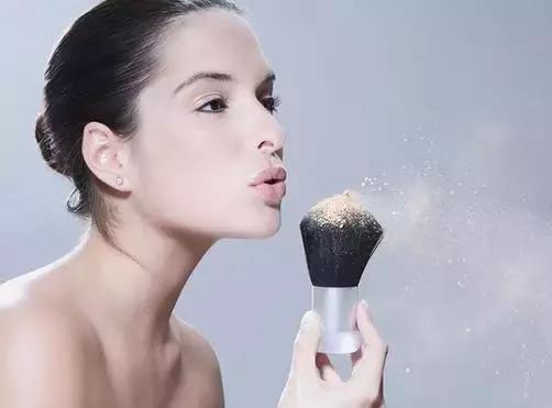 老脱妆斑驳,定妆的正确步骤不脱妆