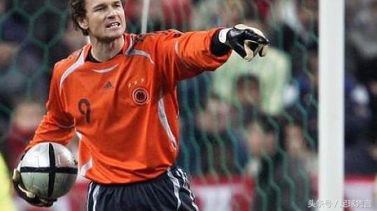 中卫帕帕多普洛斯选汉堡9号球衣，但德国足球最奇葩9号不是他