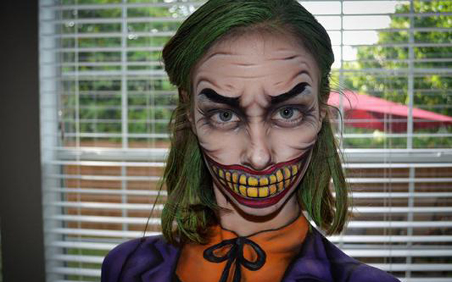 什么都往脸上画，十五岁的她火了