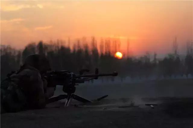 怎么追一个没见过的兵哥哥,你们的兵哥哥是怎样把你追到手的