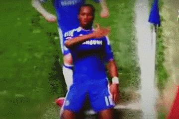 天下足球十大经典庆祝动作劳尔,世界足坛十大霸气庆祝