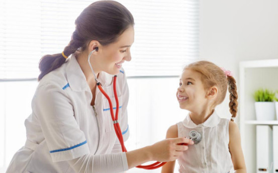 宝宝说鼻子不舒服需要靠着睡,宝宝经常说鼻子不舒服是怎么回事