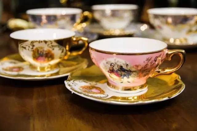 甲之蜜糖乙之霜英文,甲之蜜糖乙之砒霜翻译