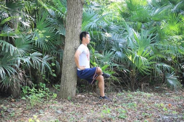 跑后正确拉伸动作教程避免粗腿,如何短跑后拉伸