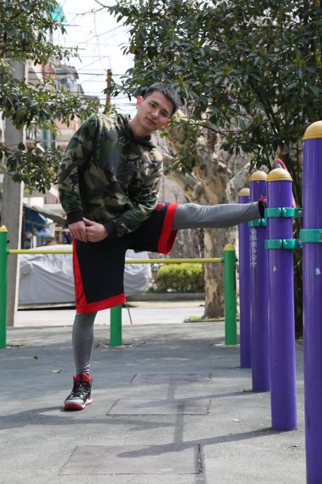 跑后正确拉伸动作教程避免粗腿,如何短跑后拉伸