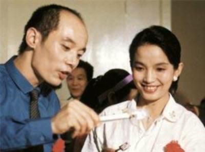 张丰毅抛弃糟糠之妻,张丰毅离婚后再嫁两任丈夫