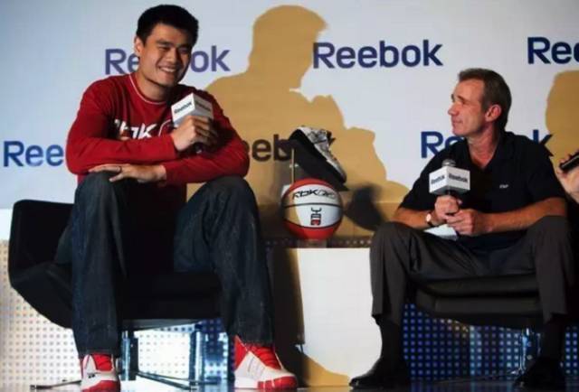 姚明和锐步签约全过程,锐步签约姚明带来多少收益