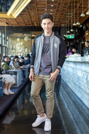 刘德华坠马前后,刘德华坠马是开刀还是保守治疗