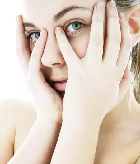 扁平脸如何抗老还年轻,皮肤松弛吃什么能紧致抗老