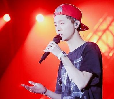 鹿晗现在发型照片,鹿晗发型合集图片