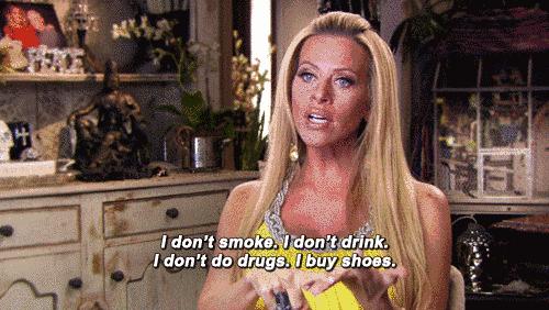 杨幂小金珠手链,杨幂小贝壳黑裙