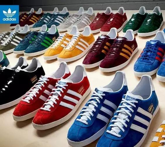 杨幂小金珠手链,杨幂小贝壳黑裙