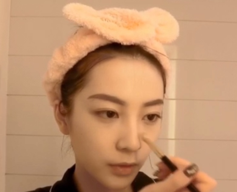 美妆博主学生党推荐妆容,妆容风格颜值变化很大的美妆博主