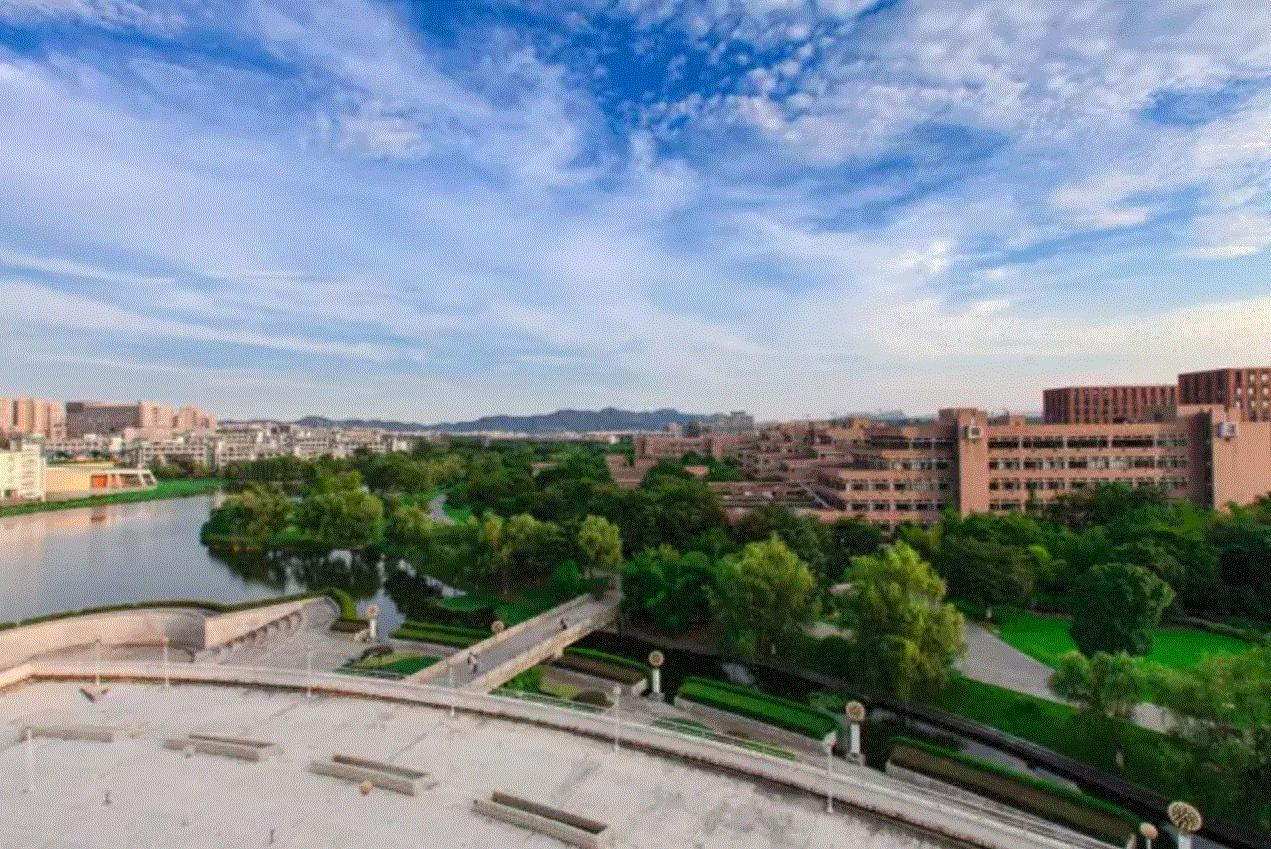 浙大校长吴朝晖接受Nature杂志访谈，向全世界介绍浙江大学