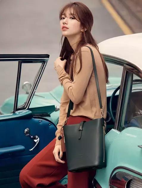 鬼怪剧终，那些美貌的包包却让女王完全停不下来种草