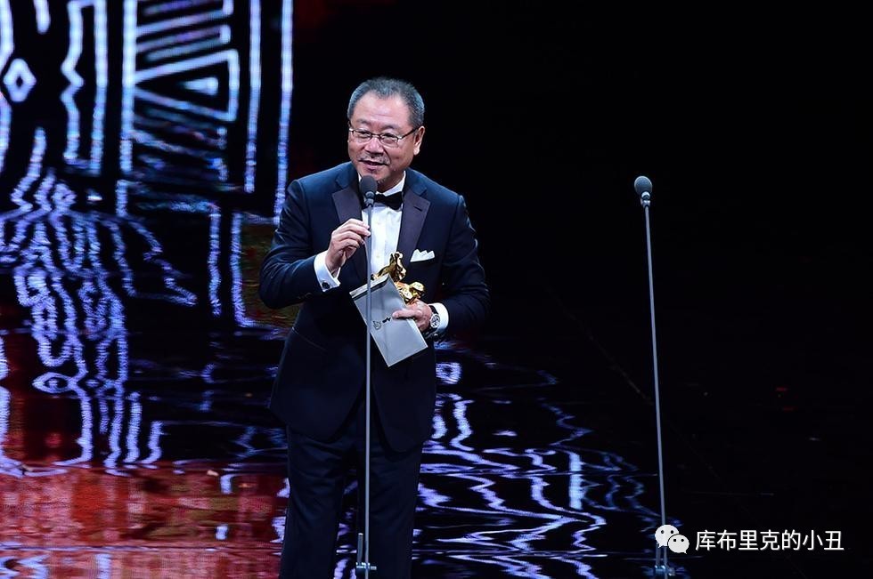 你们这些喜剧艺人，正经演起戏来，也能如此精彩