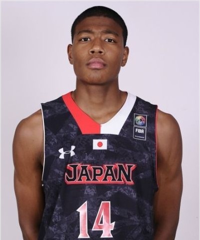 中国男篮混血黑人，日本男篮混血黑人，两人一般大，未来谁更强？