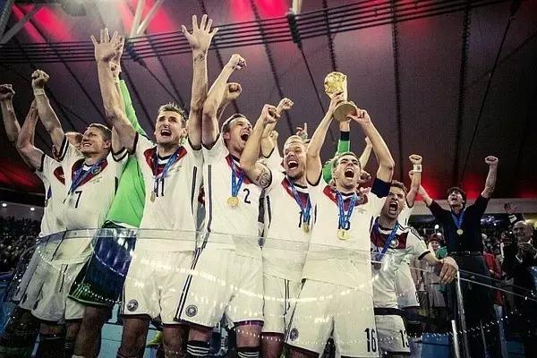 足球纪录片c罗推荐,足球梅西和c罗加时绝杀