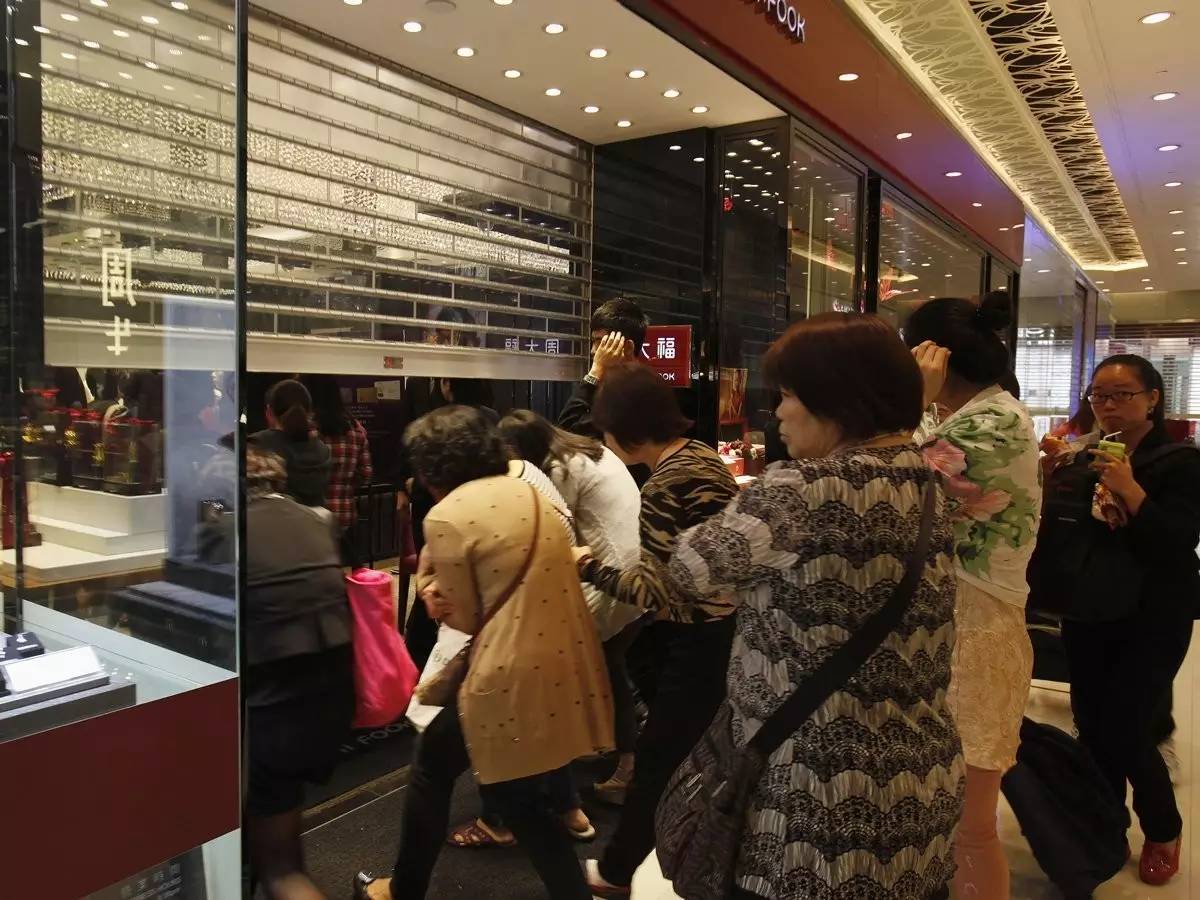 ferragamo品牌图案,ferragamo的新logo