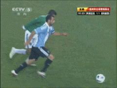 德罗巴训斥假摔队友2010,德罗巴回到更衣室怒斥假摔队友