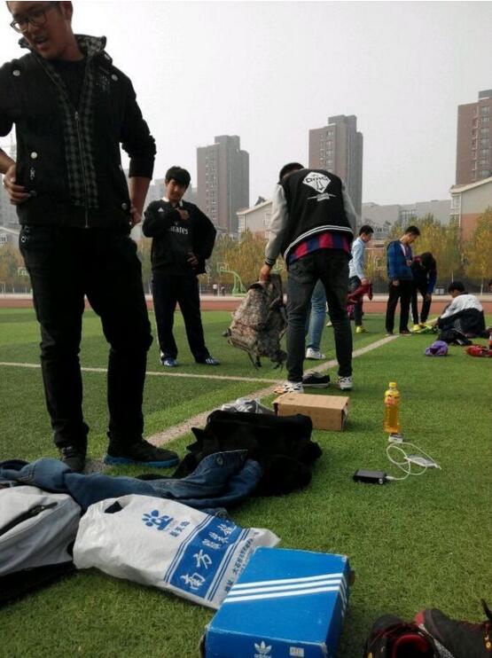 别了绿茵球场,回归足球场