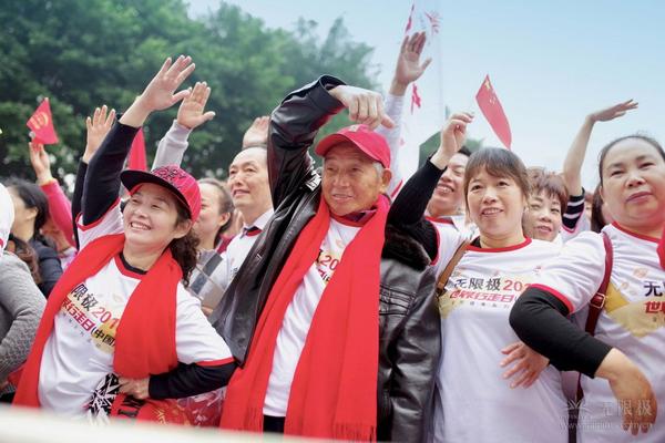 一个足球的闯关游戏规则,一个足球闯关小游戏