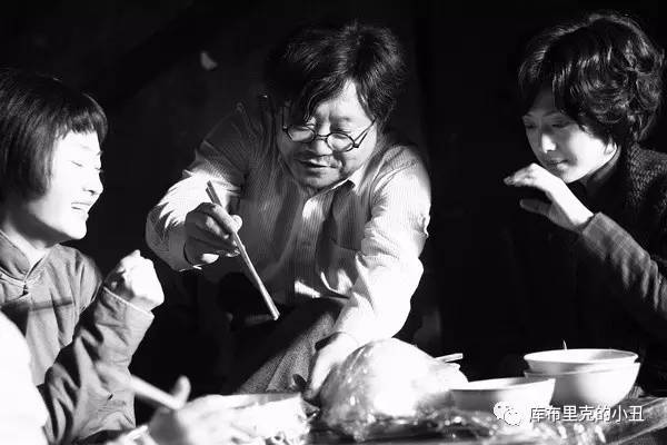 你们这些喜剧艺人，正经演起戏来，也能如此精彩