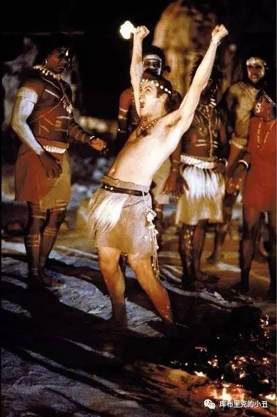 你们这些喜剧艺人，正经演起戏来，也能如此精彩