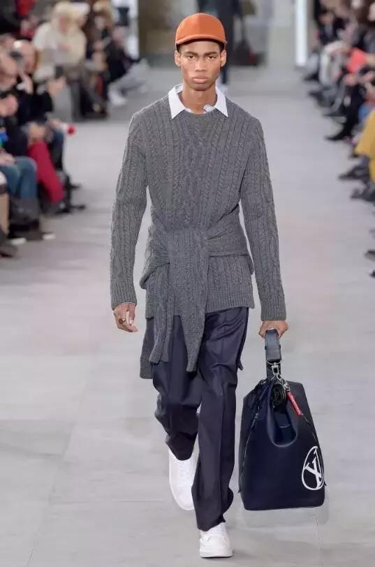 lv x supreme联名红色卫衣 (lv和supreme联名牛仔外套)