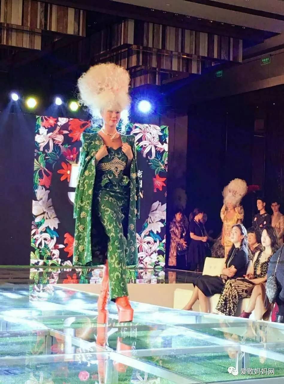 秘密花园里的时尚邂逅——第五届爱败妈妈时尚盛典闪耀绽放