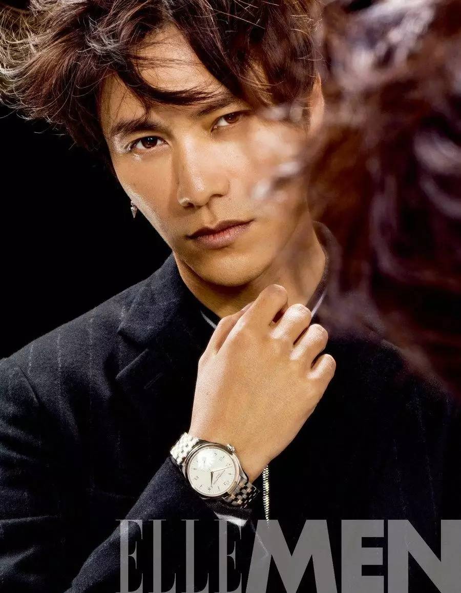 哭着笑出来，被平台爆款盗用的杂志封面