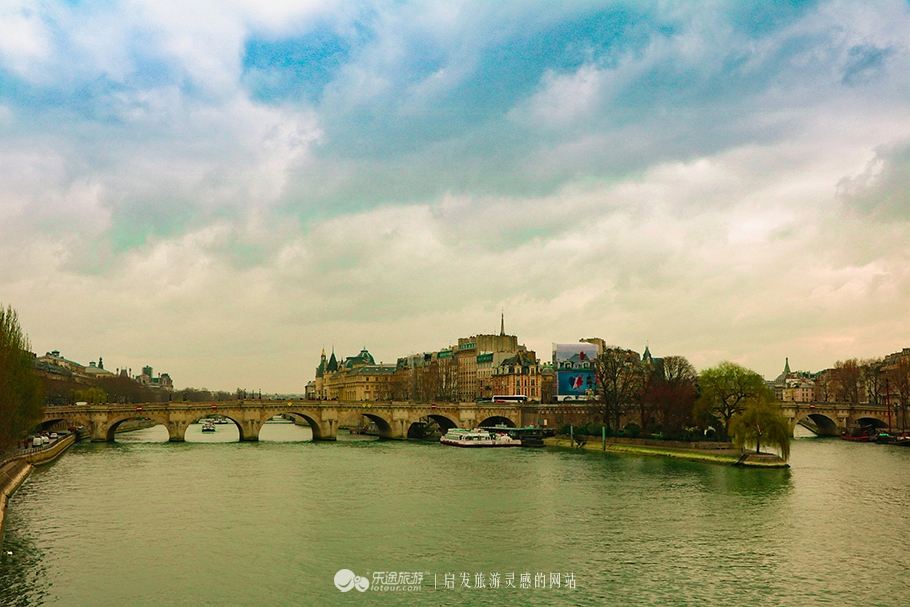 巴黎右岸繁华若梦,右岸太浮华
