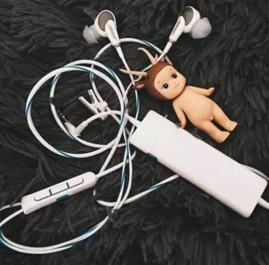 旅行路上捉到一只哆啦A梦，我把他的口袋翻开了……