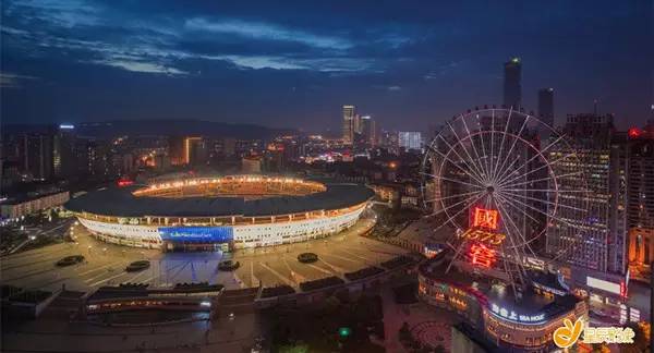 长沙国足中韩万人合唱,一起为国足加油助威