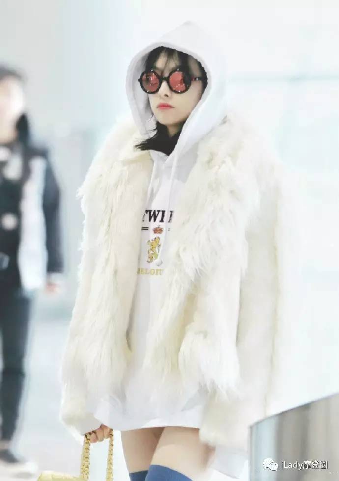 女明星机场look,盘点当红女明星们的机场照片