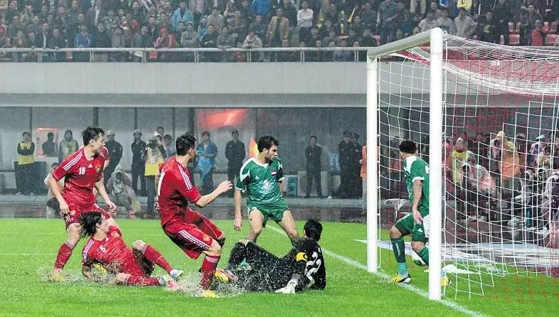 长沙国足中韩万人合唱,一起为国足加油助威