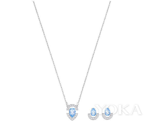 春节的甜蜜抢先尝将水果硬糖戴在身上