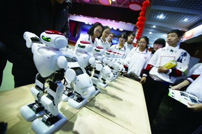 机器人走进校园作文,机器人走进生活