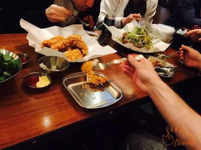 你认为什么才是真正的时尚,什么才叫潮流什么才叫时尚