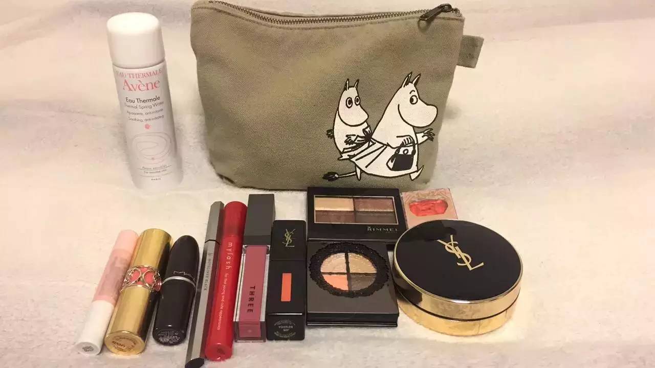 看完了网友的化妆包……一起向YSL势力低头吧！