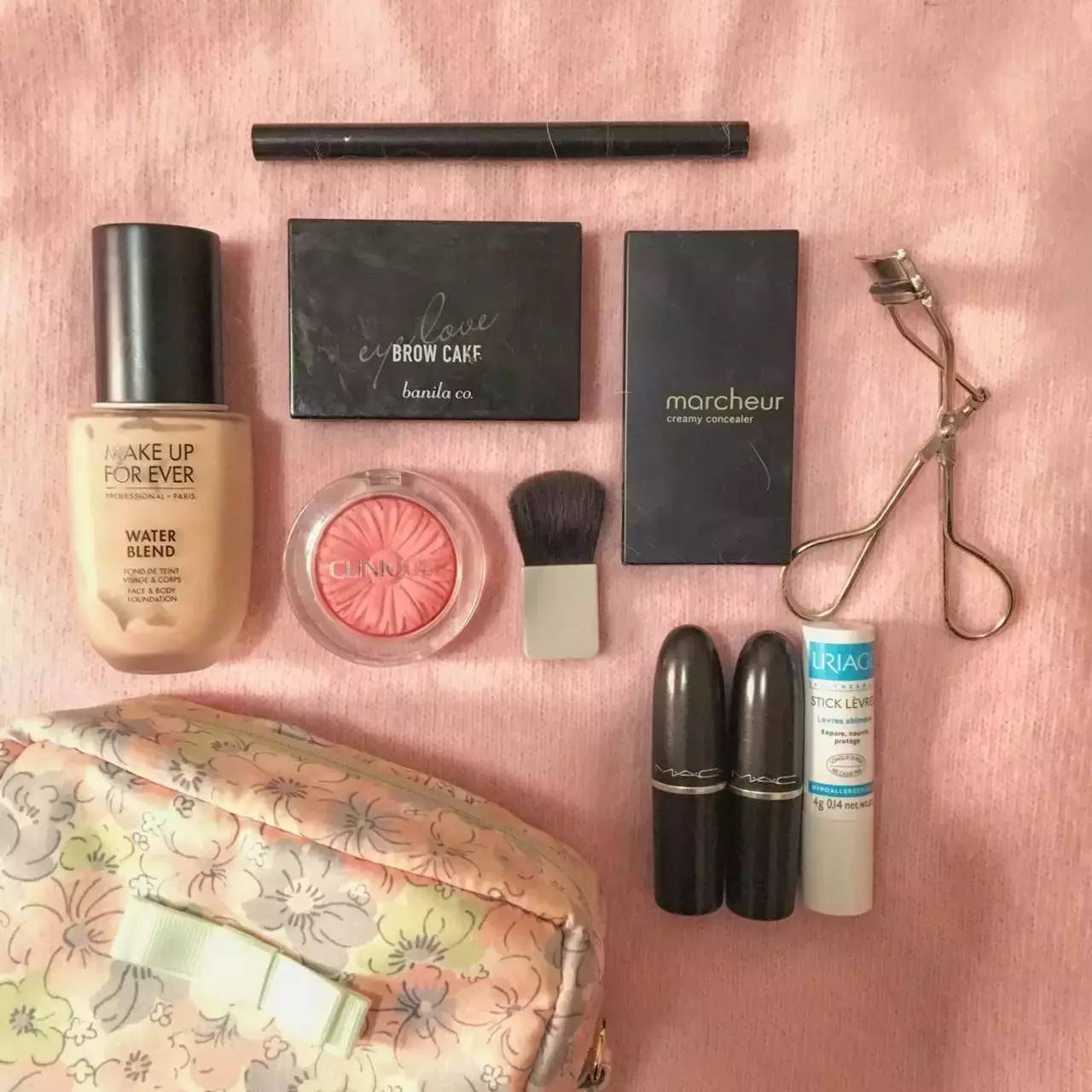 看完了网友的化妆包……一起向YSL势力低头吧！