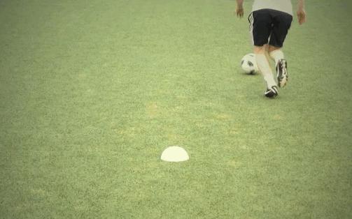 如何拉球变向过人,如何破解拉球转身