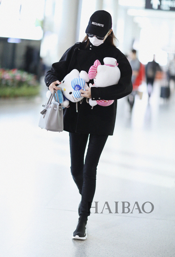 高甜！高圆圆、刘诗诗分别携老公过年双双把家还！海报时尚网华语明星街拍合辑,1月23日~2月2日！