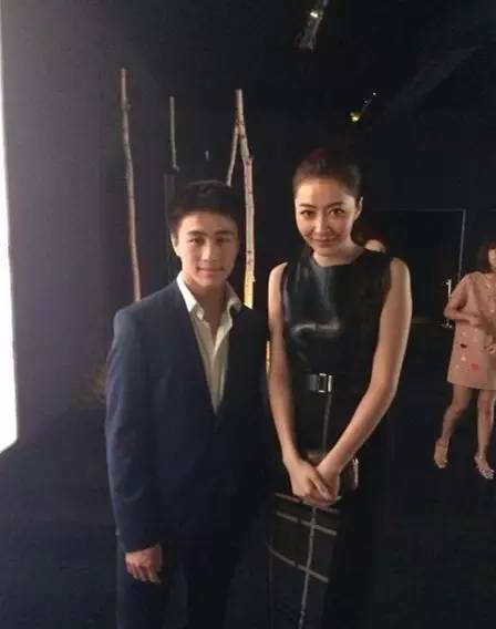 年轻多金真学霸男主人设的他为何“换女如换衣”？