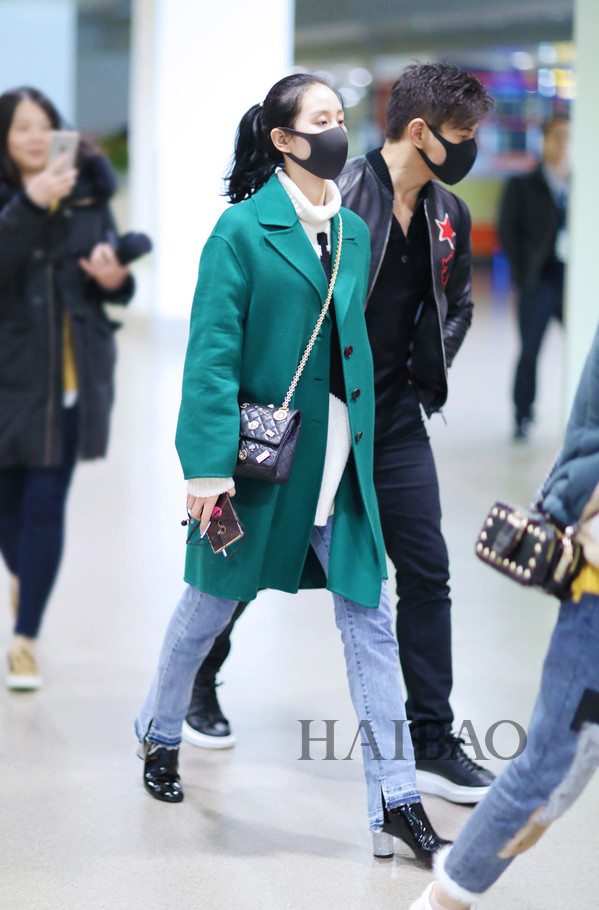 高甜！高圆圆、刘诗诗分别携老公过年双双把家还！海报时尚网华语明星街拍合辑,1月23日~2月2日！