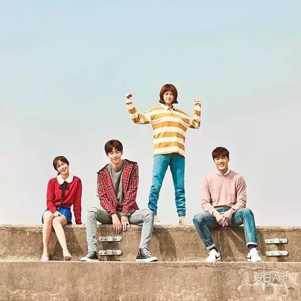 金福珠卫衣造型,少女穿加绒卫衣